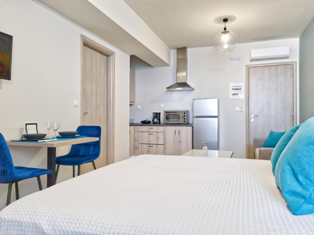 Epipleon Luxury Suites -104- Δωμάτιο 35Τμ Με Βεράντα 35Τμ Μπροστά Στη Θάλασσα 纳弗帕克托斯 外观 照片