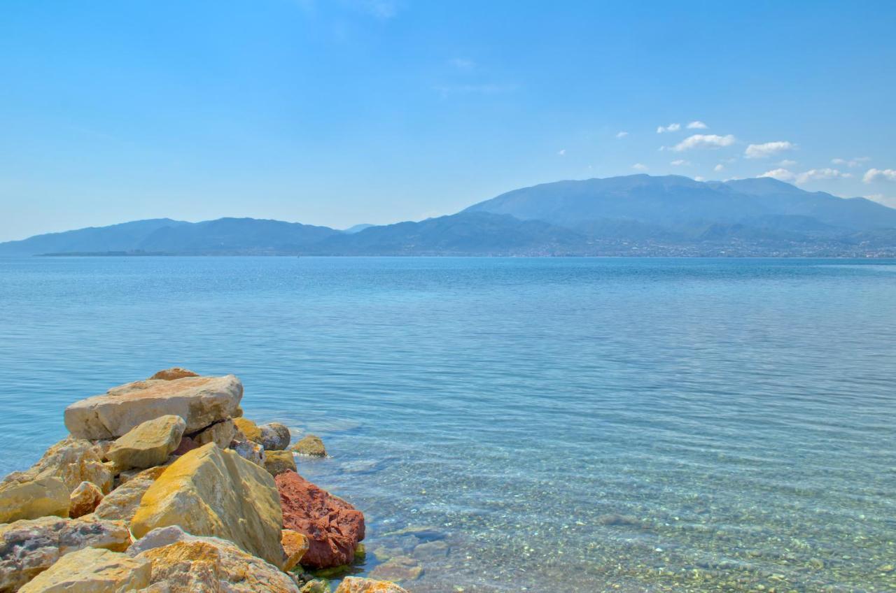 Epipleon Luxury Suites -104- Δωμάτιο 35Τμ Με Βεράντα 35Τμ Μπροστά Στη Θάλασσα 纳弗帕克托斯 外观 照片
